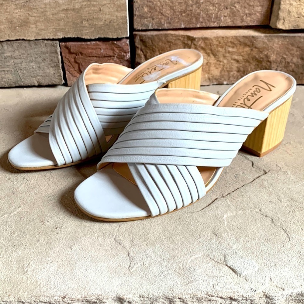 Nanette Lepore size 7 leather grey sandals
